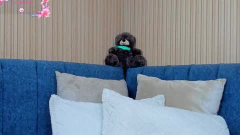 angeline online show from November 18, 12:08 pm