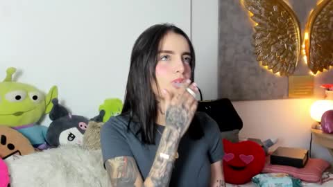 Angeline Smith  online show from February 22, 1:42 am