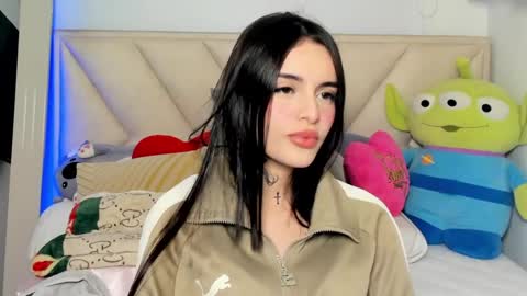 Snapshot of angeline__smith chatting on March 4, 3:33 am Angeline Smith  online show from March 4, 3:33 am
