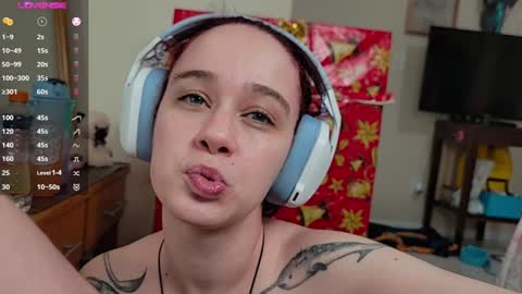 Chau Mist    online show from December 21, 3:36 am