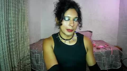   online show from April 12, 1:15 pm