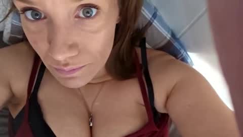 angelvanderpool71 online show from January 6, 2:14 pm