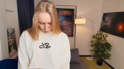 Violet online show from April 29, 11:04 am