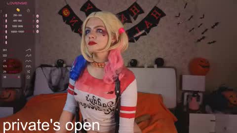 Alice online show from October 31, 2:17 pm