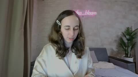 anikabloom online show from February 10, 3:35 am