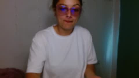 Valeri Villalobos   online show from March 9, 9:57 pm