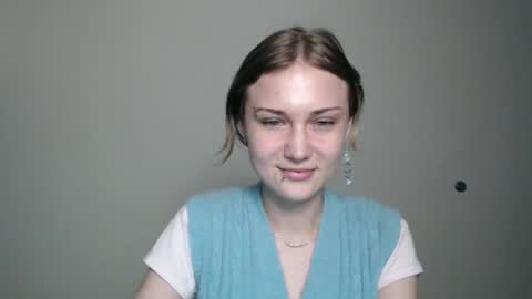 Snapshot of anisiaaa_lovesyou chatting on September 20, 8:12 pm Anisia online show from September 20, 8:12 pm