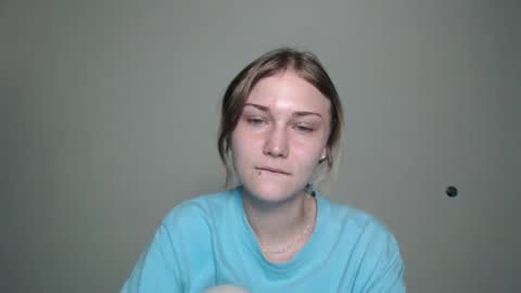 Snapshot of anisiaaa_lovesyou chatting on September 24, 7:20 pm Anisia online show from September 24, 7:20 pm