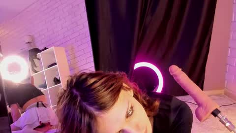 Angel online show from November 29, 7:32 pm