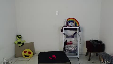 Hello My name is NaiaraPv is OPEN online show from October 4, 6:28 pm