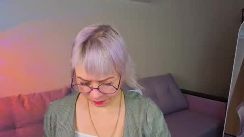 ann_annise online show from February 20, 9:44 am