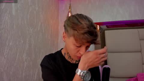 Anna online show from February 25, 1:10 pm