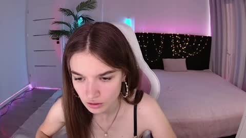 ann_woood online show from May 25, 4:13 pm