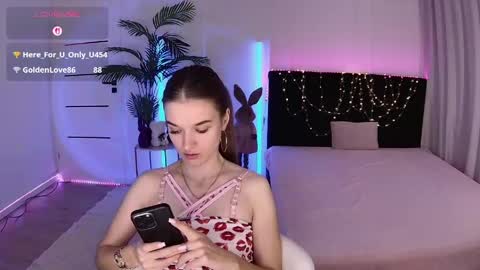 ann_woood online show from May 7, 4:35 pm