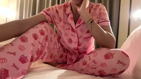 Anna online show from April 1, 7:00 pm