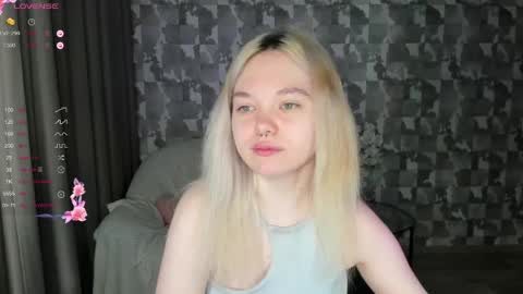 Anna online show from April 22, 4:36 pm