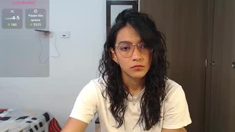 Anna online show from December 15, 3:08 pm