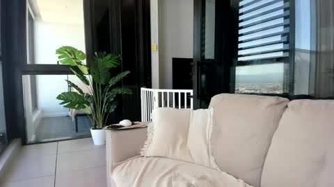 Anna online show from April 13, 4:06 am