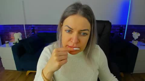 anna_snow9 online show from March 19, 6:41 am