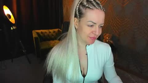 anna_snow9 online show from April 13, 5:06 pm
