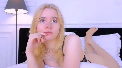 AnnaBelle online show from October 27, 5:29 am