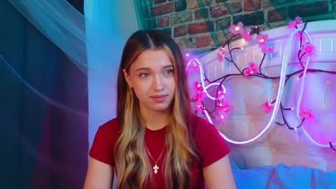 Anna online show from April 5, 8:11 am