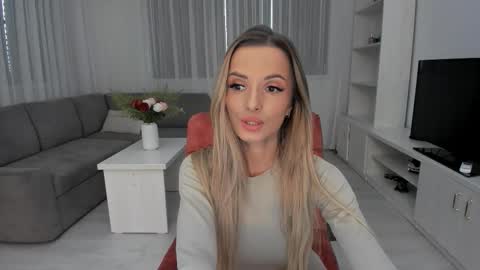 annaise  online show from November 4, 12:06 pm