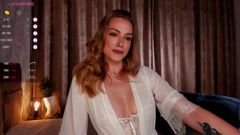 Snapshot of annakarenina__ chatting on September 28, 10:19 pm Goddess Anna online show from September 28, 10:19 pm