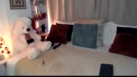 Lady Rouge online show from November 15, 3:30 am