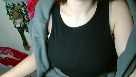 Bella online show from December 2, 6:39 pm