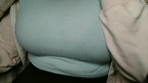 Bella online show from April 15, 7:58 pm