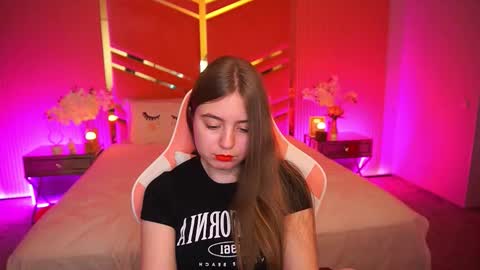 anneeexx online show from December 15, 3:30 pm