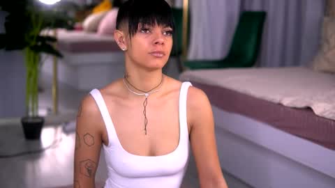 Anne online show from December 22, 8:10 am