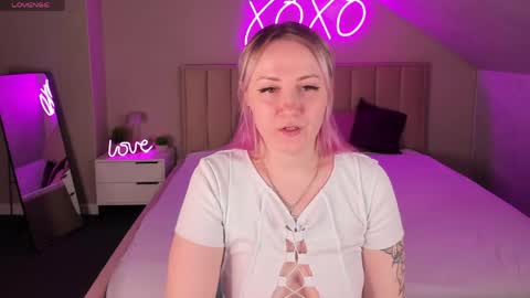 Joyce Howard online show from April 15, 2:48 am