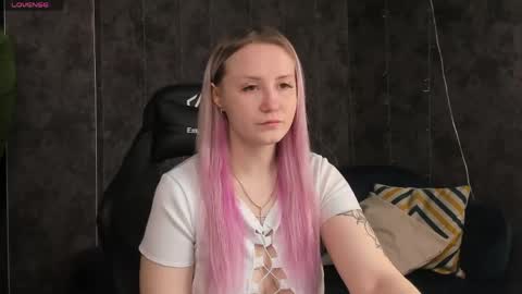 Joyce Howard online show from April 21, 2:37 am