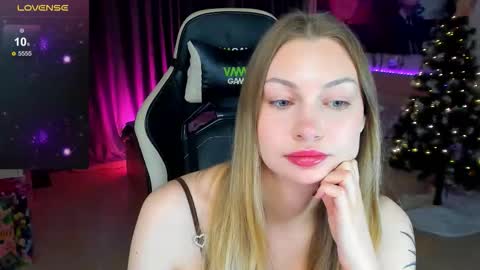 Annie online show from December 22, 8:59 pm