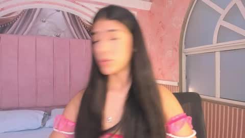 Annie online show from December 18, 11:49 am