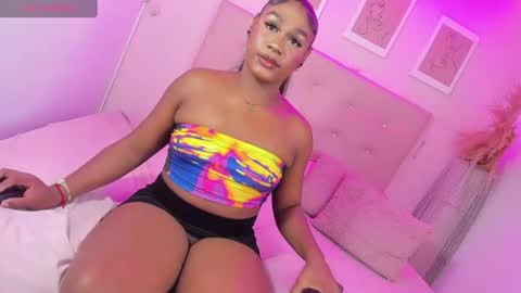 annie_dolce_ online show from July 16, 2:09 pm