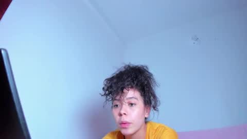 annie_rosse1017 online show from January 15, 1:25 am