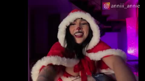 JEANNE no olvides seguirme dont forget follow me  uu online show from December 19, 11:44 pm