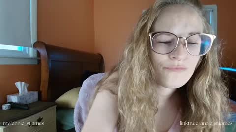 Annie St. James   online show from December 17, 8:54 pm