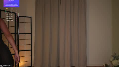 anniehillofficial_ online show from April 25, 7:33 pm