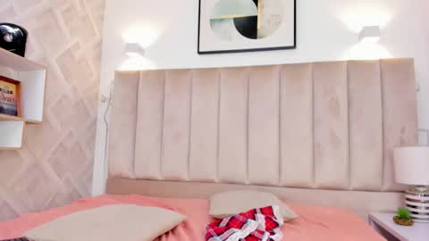 Annie Queen online show from November 30, 3:57 am