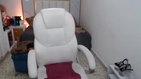 anna online show from March 8, 4:17 pm