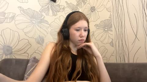 Kira online show from April 1, 1:01 pm