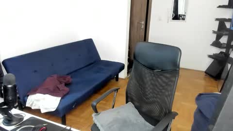    online show from October 20, 3:06 pm