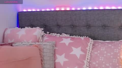 Antonella Lee online show from April 8, 6:00 pm