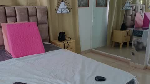 anny_bridge online show from March 21, 10:03 pm