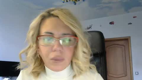 anny_wild1 online show from April 13, 1:15 pm