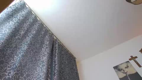 Anna online show from March 10, 9:02 am